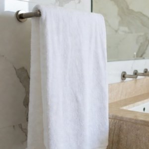 Toalha de mãos lisa em Felpo 450grm.