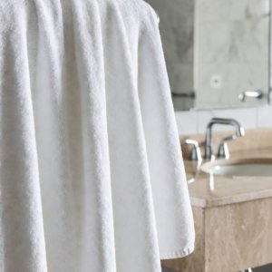 Toalhão de banho liso em Felpo 450grm.