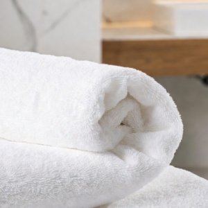 Toalha de banho lisa em Felpo 450grm.