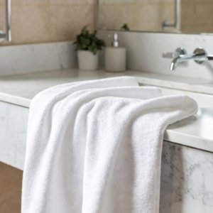 Toalha de mãos lisa em Felpo 600grm.